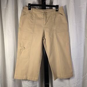 Tan Cargo Capri Pants‎